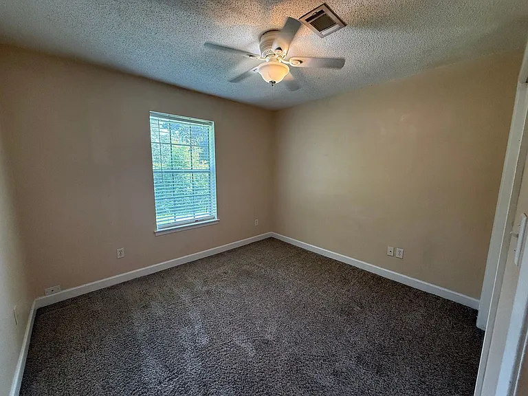 9221 Beatrice Dr — Photo 9