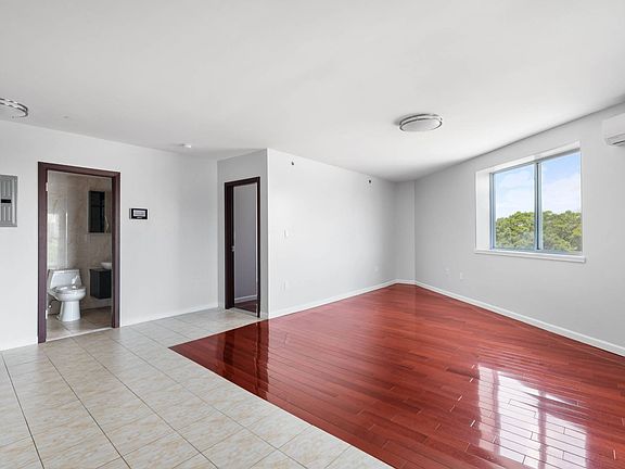 5th image of 3364 Guider Ave Unit 5B
