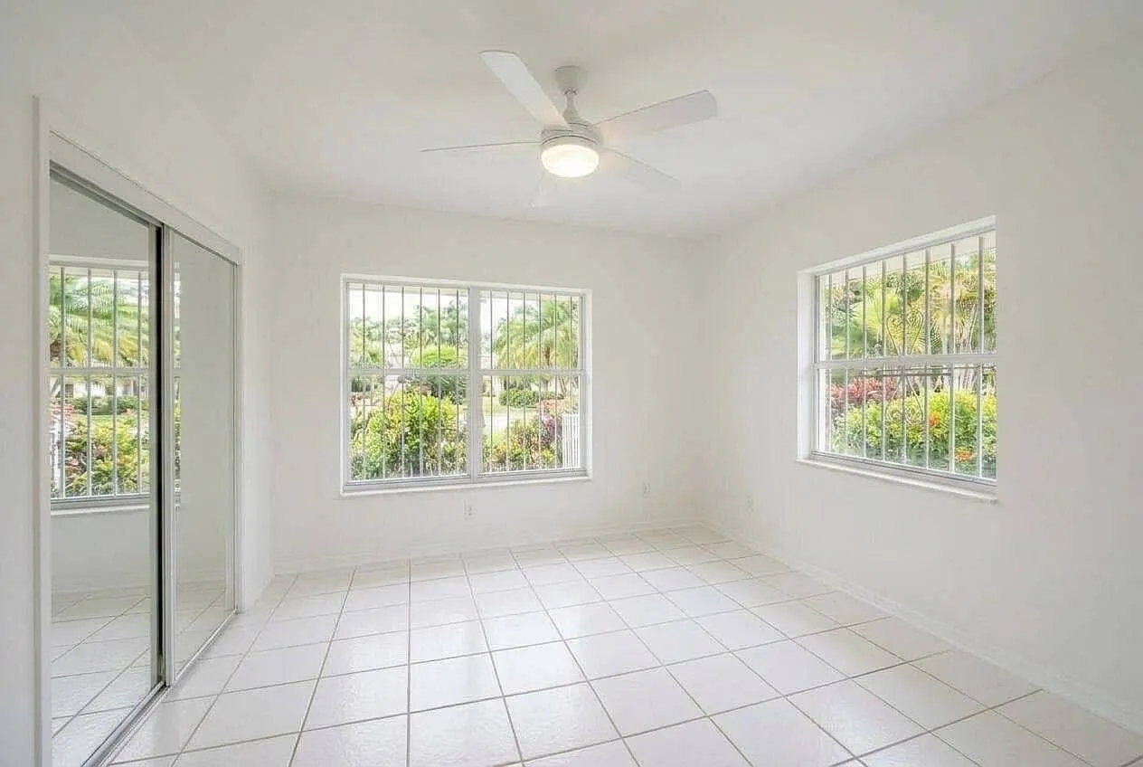 2 bed, 750 sqft, $2,300 — Photo 4