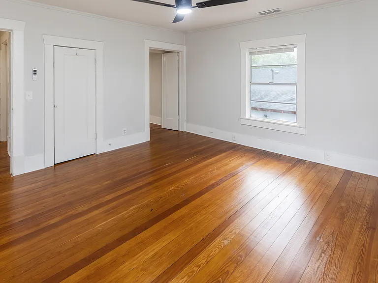 1025 W Walker St — Photo 31