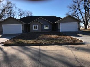 102 E Roosevelt St, Wausa, NE 68786