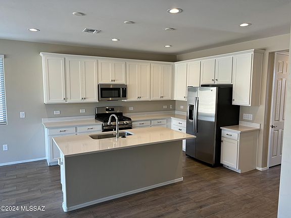 2nd image of 10598 W Herscher St