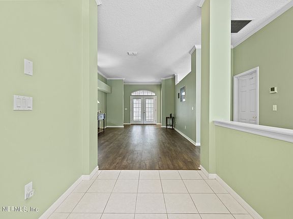 4th image of 993 BLACKBERRY Lane