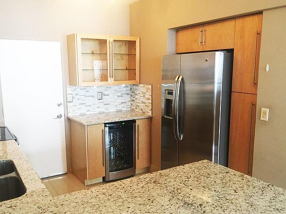 2nd image of 2121 N Bayshore Dr APT 1107