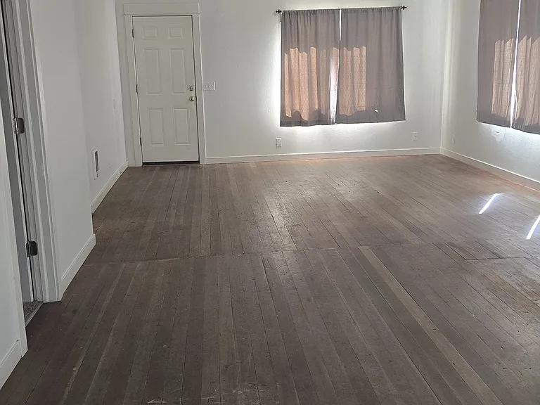 609 N Wenas St — Photo 2