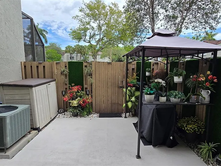 15370 SW 104th Ter #7 — Photo 14