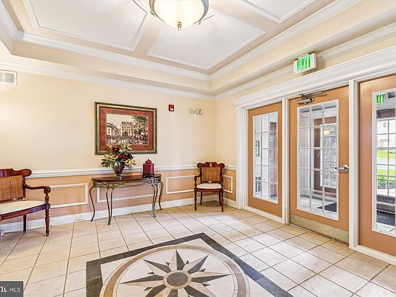 3rd image of 4740 Water Park Dr Unit G