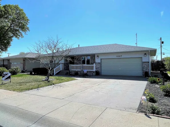 1317 Western Plains Dr, Hays, KS 67601