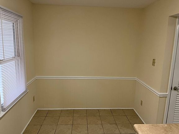 5th image of 1404 Vista Dr