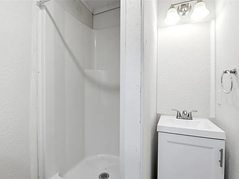 7010 Brownsville St #1/2 — Photo 18