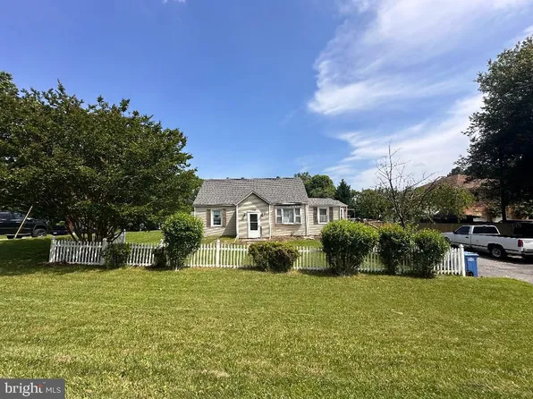 2201 Briggs Rd, Silver Spring, MD 20906