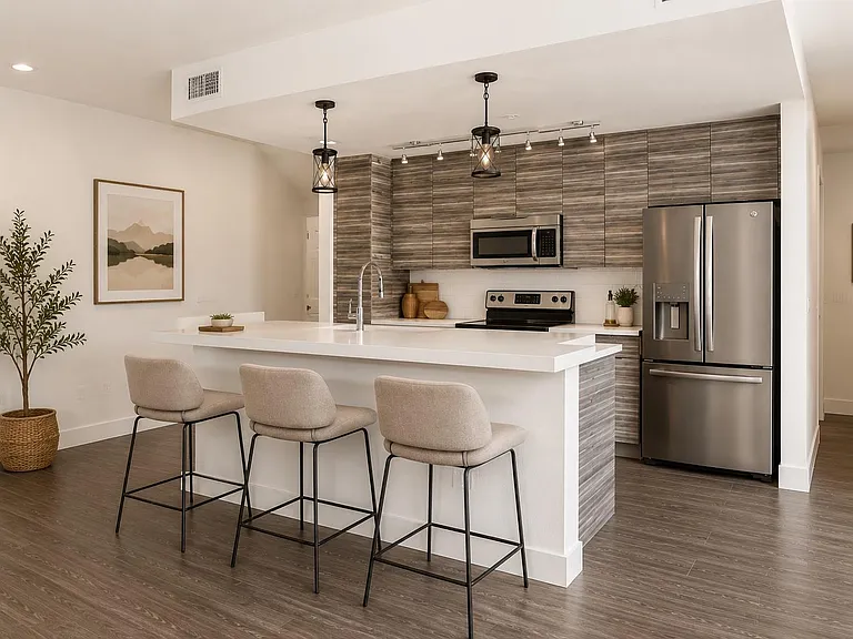 604 N Bluff Dr #228 — Photo 2