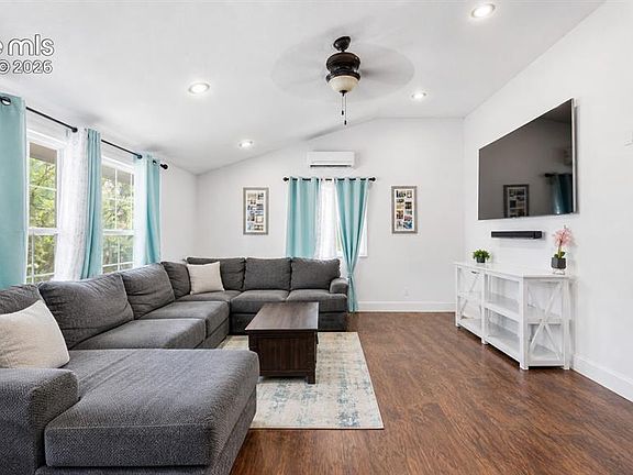 5th image of 7409 Colonial Dr