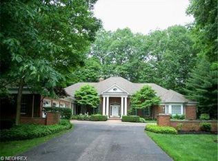 8680 Hunting Hill Dr, Kirtland Hills, OH 44060