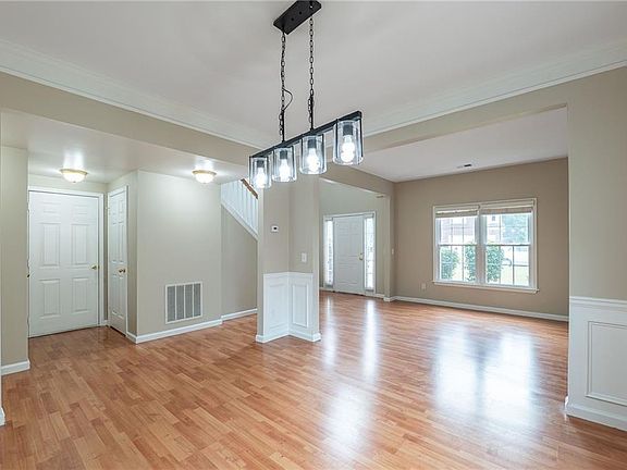 5th image of 315 Foe Creek Dr
