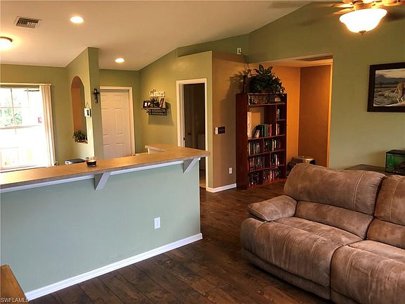 5th image of 2122 Jacaranda Pkwy W