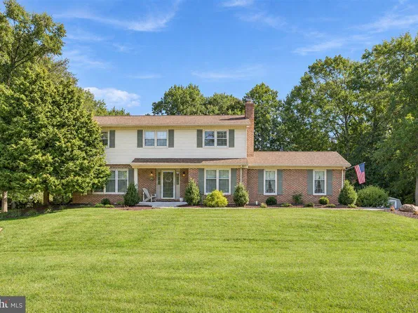 32 Longleaf Ln, Bear, DE 19701