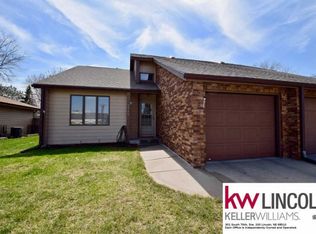 1711 Normandy Cir, Lincoln, NE 68512