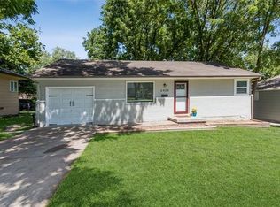 6404 W 82nd Ter, Overland Park, KS 66204