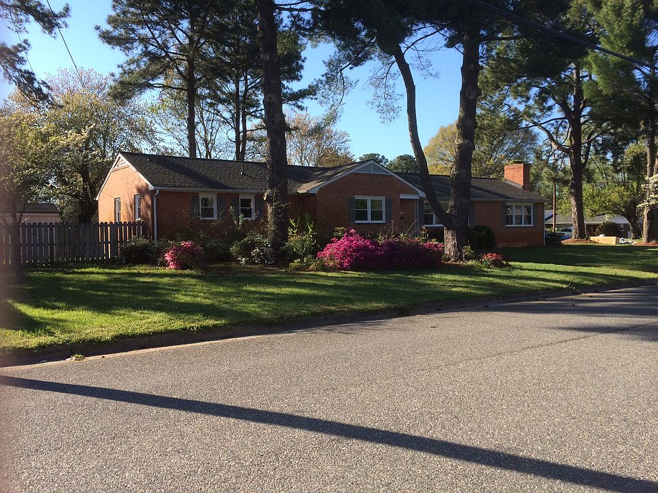 1st image of 8 Bayberry Dr