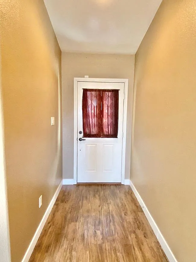 3 bed, 1247 sqft, $1,575 — Photo 2