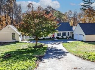 19 Obtuse Rd N, Brookfield, CT 06804