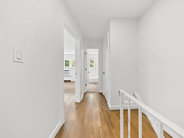 32 College St #2 — Photo 14