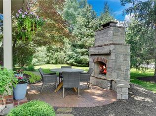 16900 E Heather Ln, Village Of Loch Lloyd, MO 64012