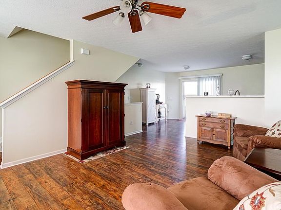 3rd image of 5961 Eden Valley Dr