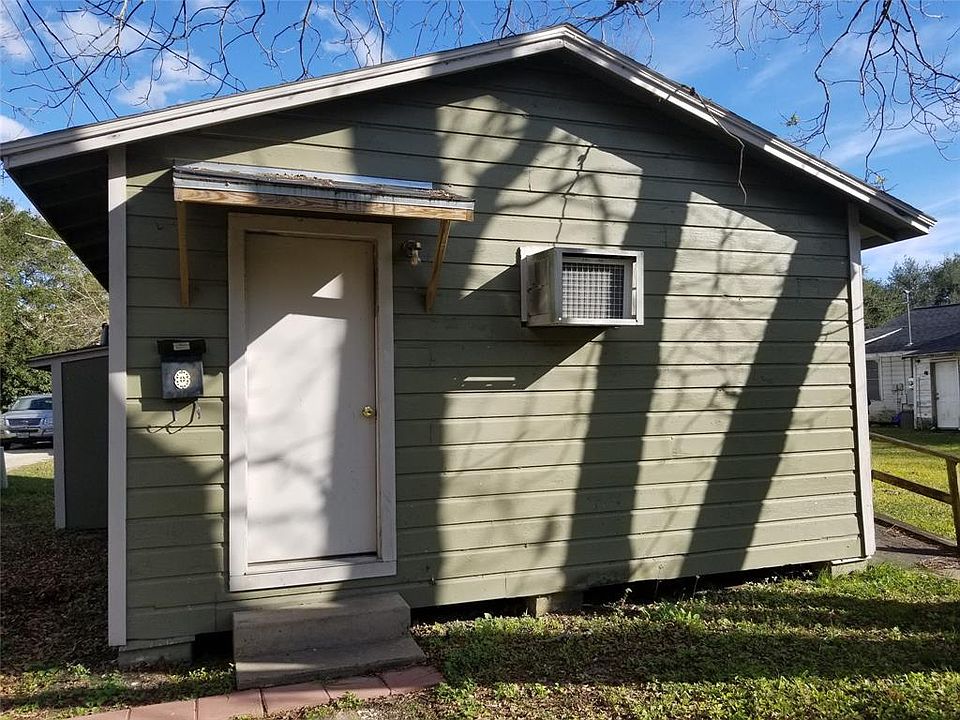 1st image of 3517 4th St