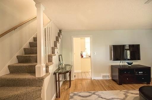 3rd image of 23 Central Dr