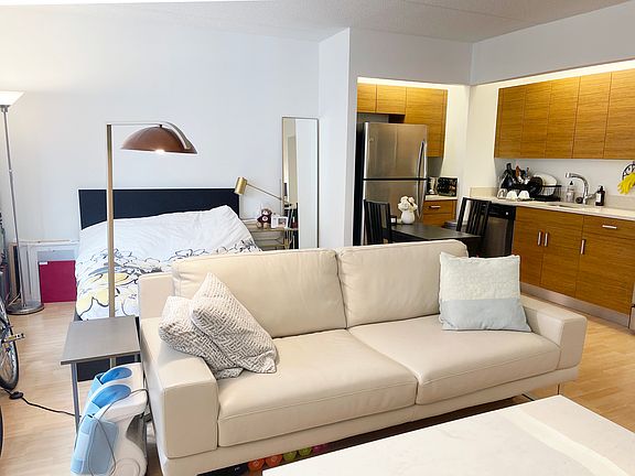 4th image of 510 W 45th St APT 8B