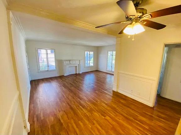 2nd image of 220 S Poinsettia Pl #220