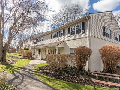 245 Unquowa Road APT 60, Fairfield, CT, 06824