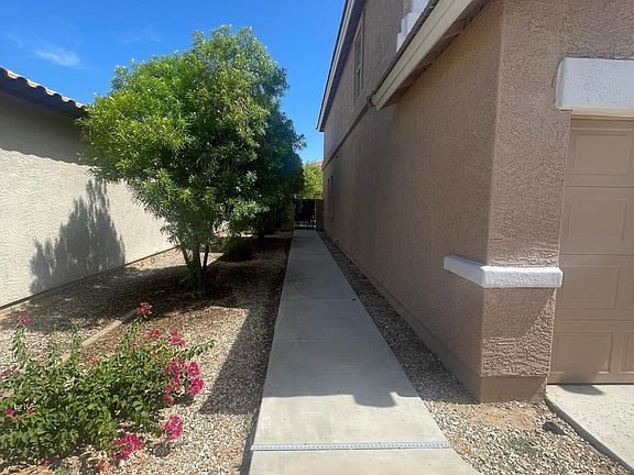 3rd image of 3206 W SAINT ANNE Avenue