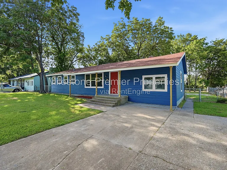 718 W Belden St — Photo 3