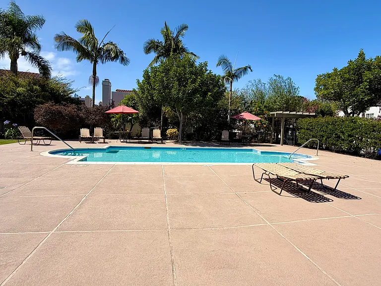 2058 Sea Village Cir — Photo 24