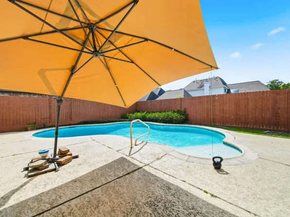 918 Daria Dr, Houston, TX 77079