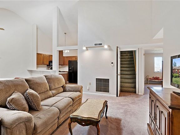 3rd image of 316 Greenwood Dr