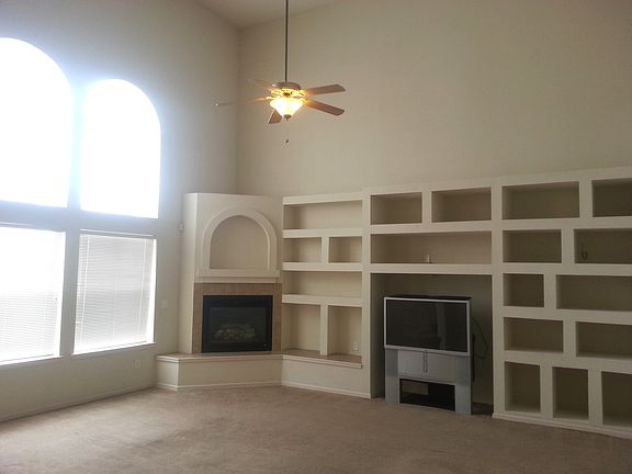 5th image of 13085 Tierra Vergel Dr