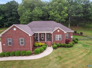 212 Mountain Ln, Gurley, AL 35748