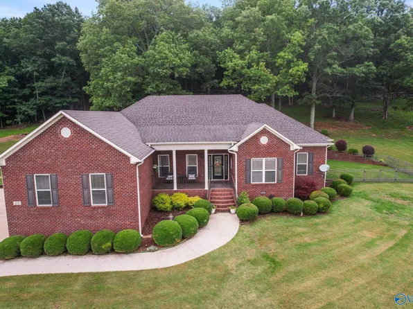 212 Mountain Ln, Gurley, AL 35748