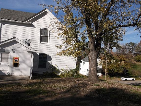 5th image of 1123 Church Ave SE