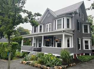 93 Burrill St #A, Swampscott, MA 01907