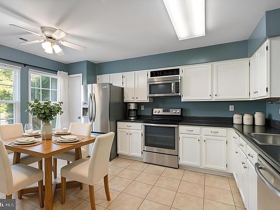 2nd image of 410 Wind Ridge Dr