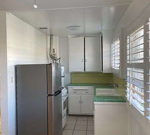 5th image of 7651 Oakwood Ave #B