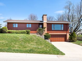 590 Bradley St, Dubuque, IA 52003