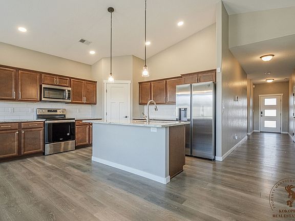 3rd image of 2465 Apex Ave