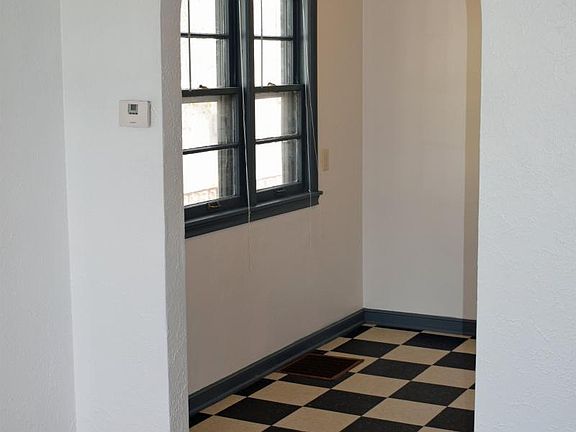 3rd image of 3851 28th Ave S