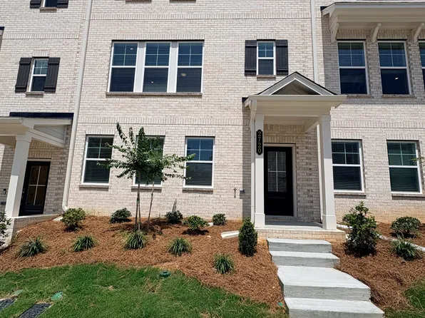 2722 Dreycott Ln, Lawrenceville, GA 30043